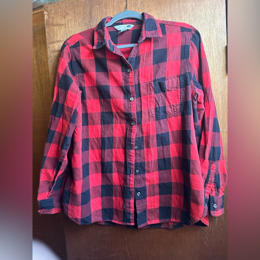 Old Navy women’s the classic button up plaid shirt